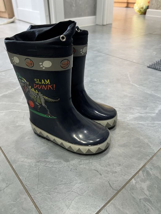 Поодам резиновые сапожки