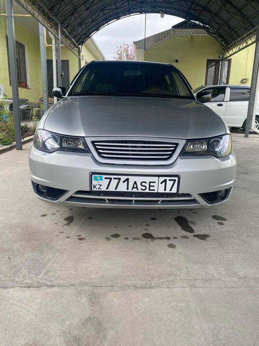 Автомобиль daewoo nexia