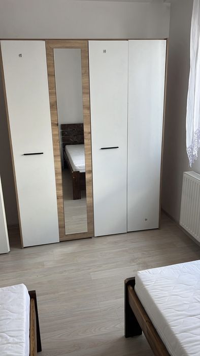 Inchiriez apartament 3 camere