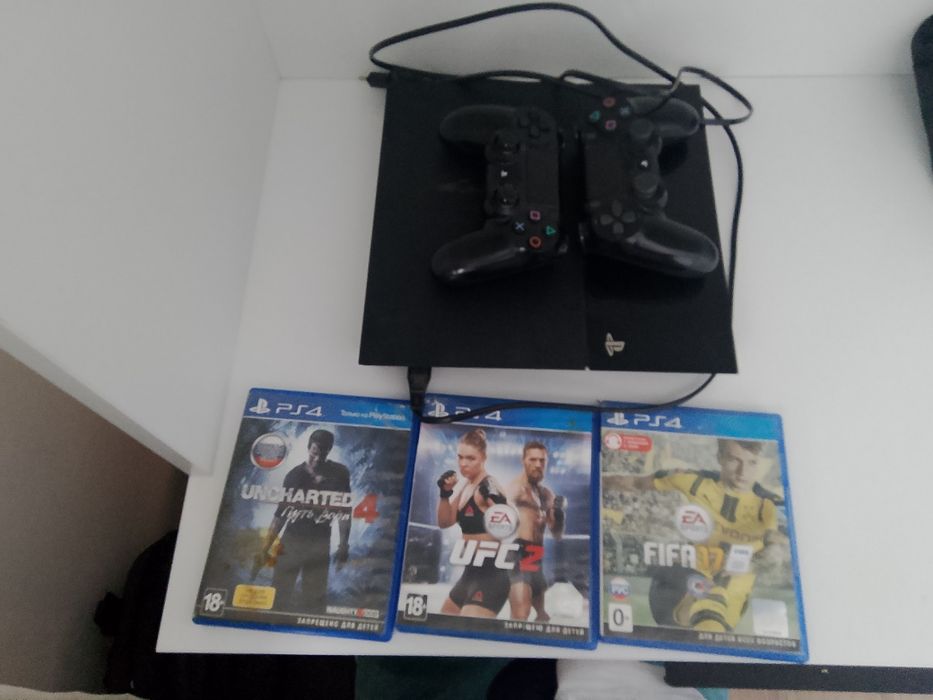 Пс 4 обычный 2 джостик