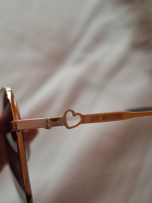 Слънчеви очила Moschino