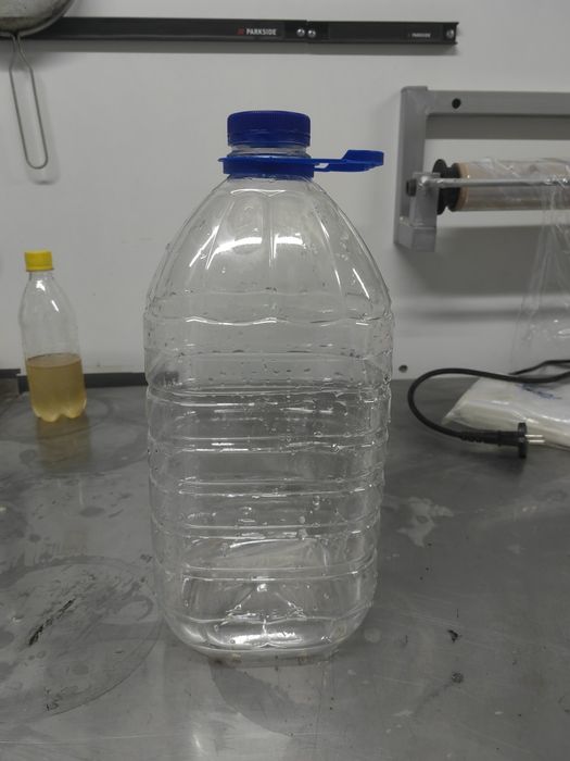 Бутилки 5л. нови