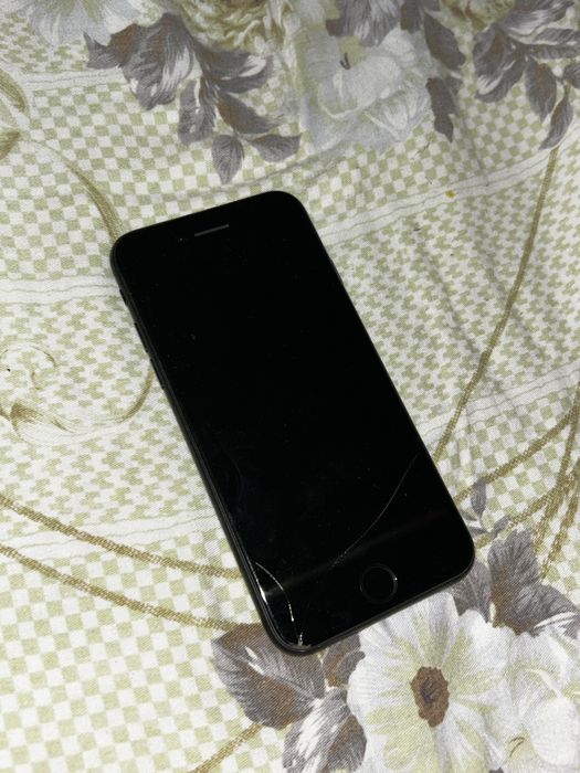 iphone SE 2020 года