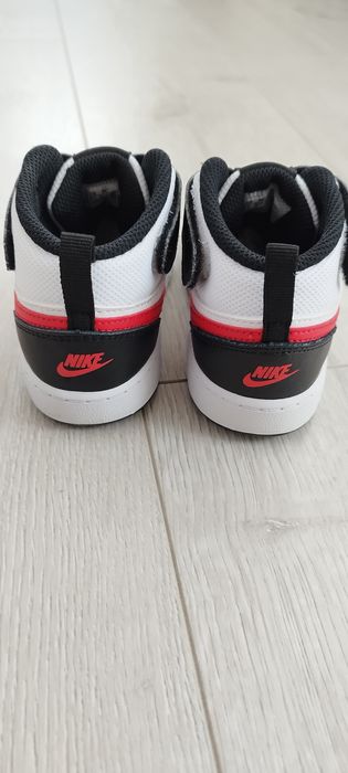 Nike court borough mid 2