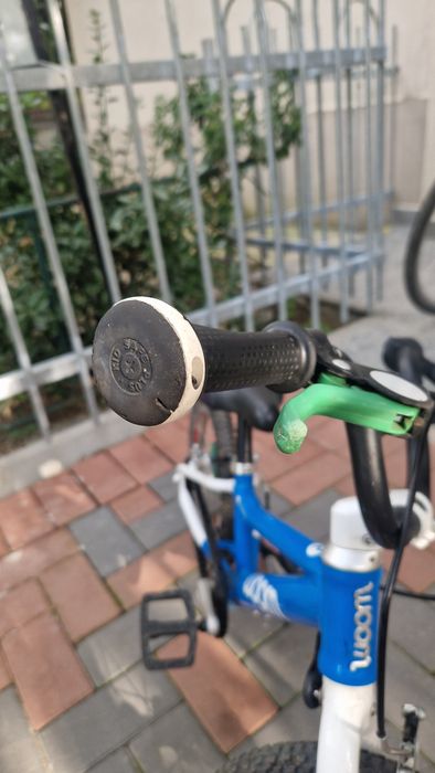 Bicicleta Woom 2 albastra cu cric