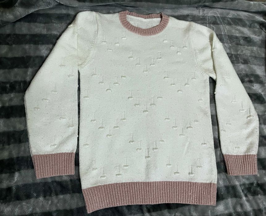 Ayollar qishgi sviteri