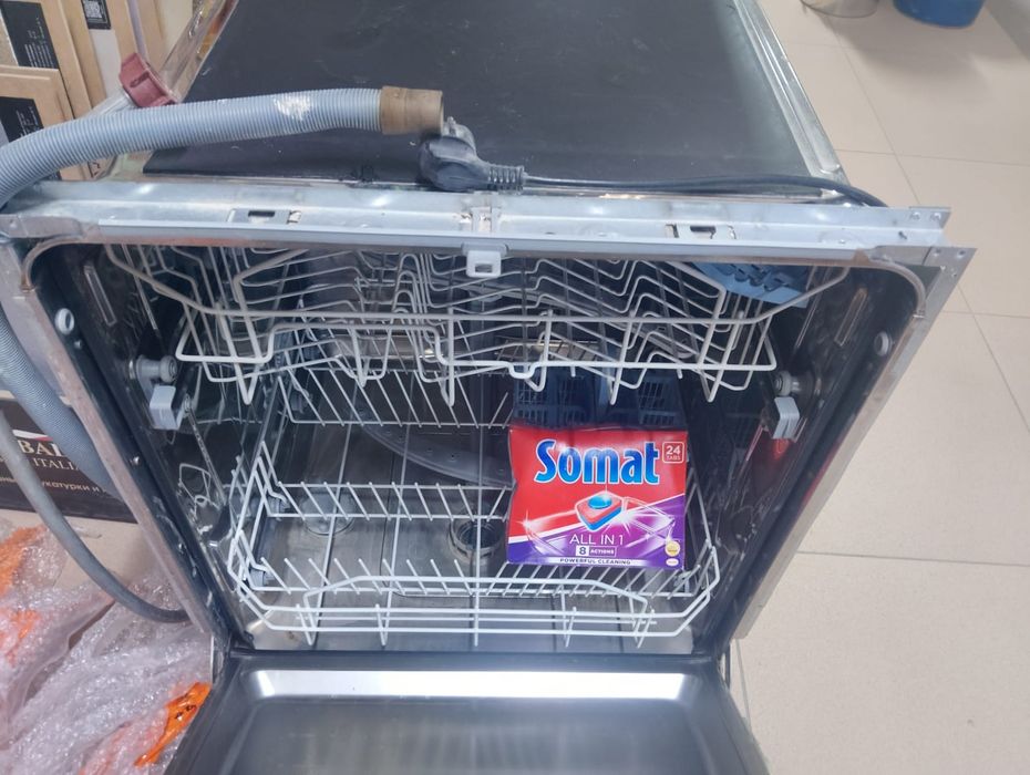 Продам посудомоечную машину