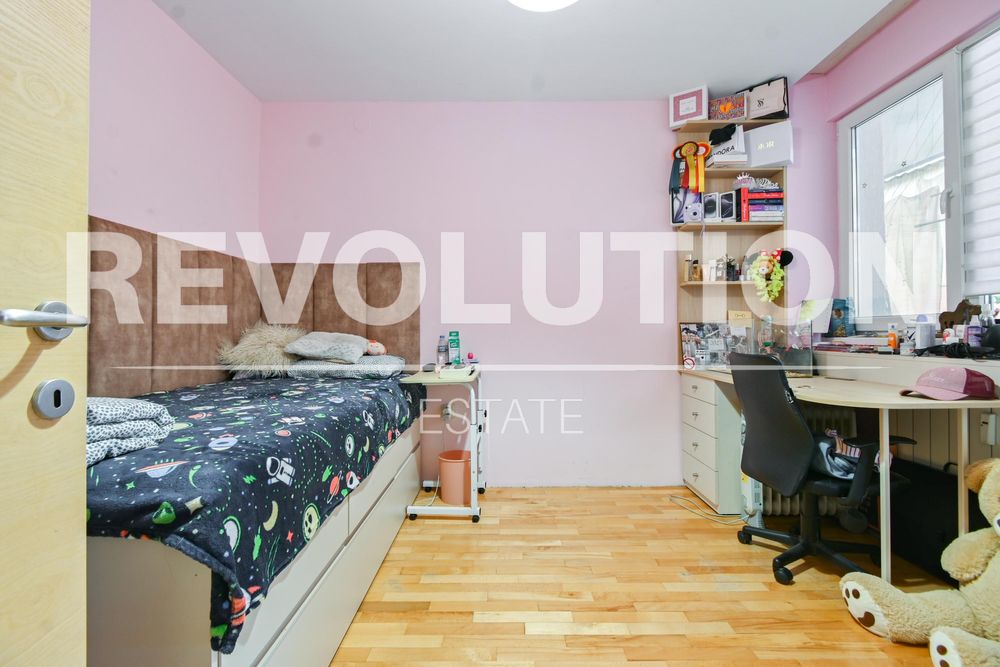 Продава се Четиристаен апартамент в София, Люлин 1 - 114 кв.м за 2193 €/кв.м - Снимка #4