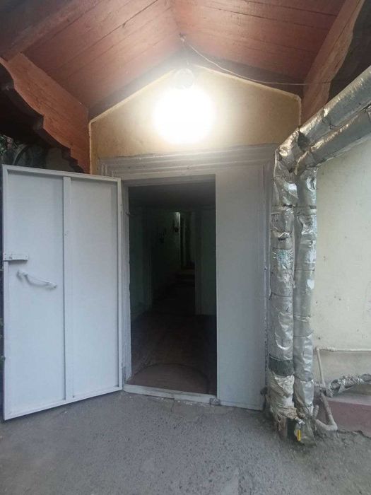 Под офис учун, Шастри, зур нархга 4 хона квартира