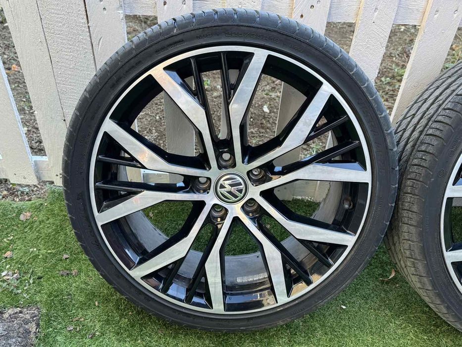 Оригинални джанти GTI .  19 цола.