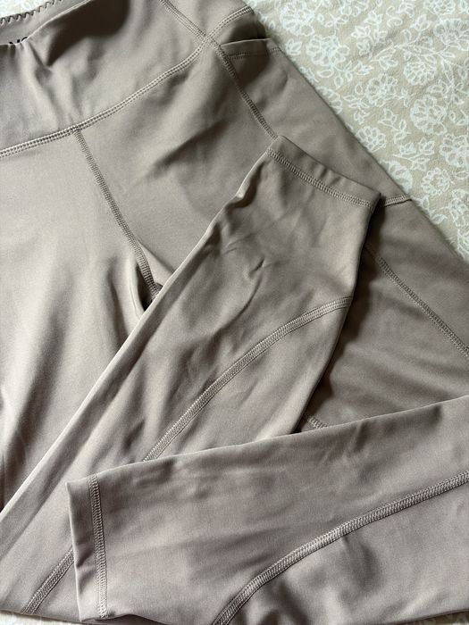 Victoria’s Secret VSX Essential High-Rise Pocket Legging