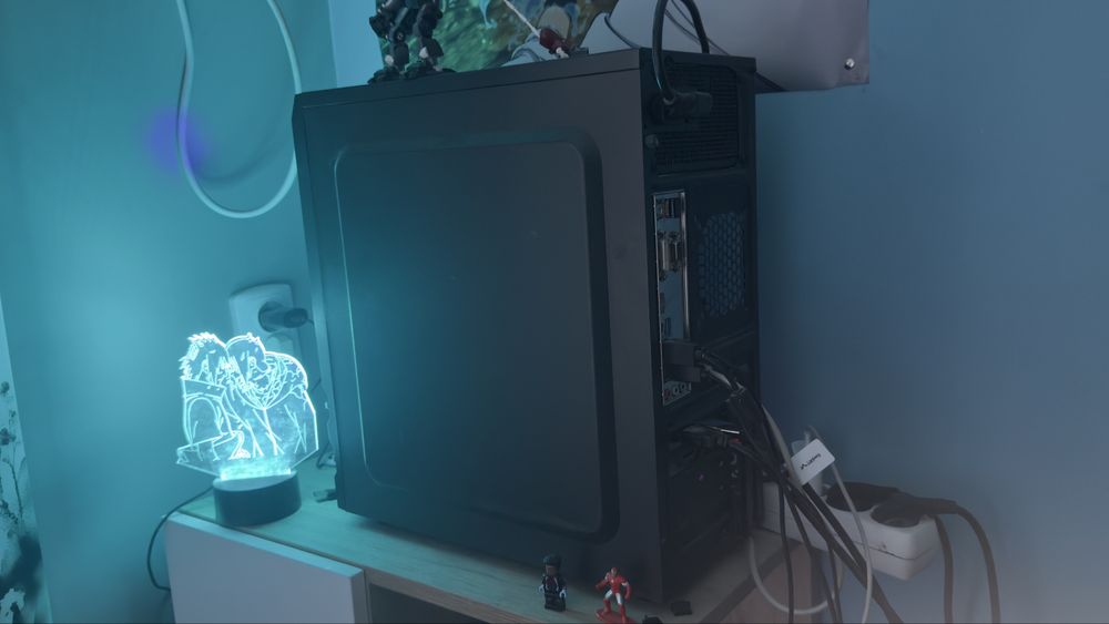 Мощен компютър за 2к гейминг (5060ti 16gb)