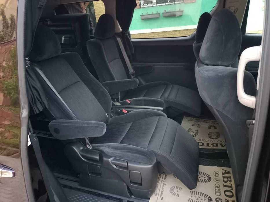 Продам автомобиль  Тойота Альфавд