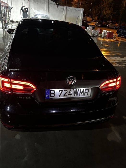 VW Jetta hybrid 177cp piele rosie