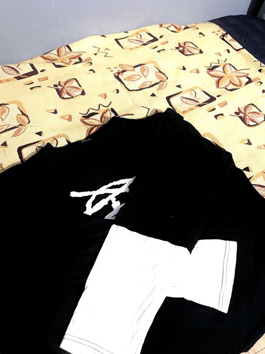 СВИТЕР с белыми рукавами