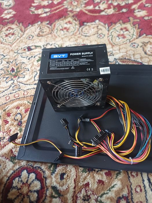 Blok pitaniya 550W