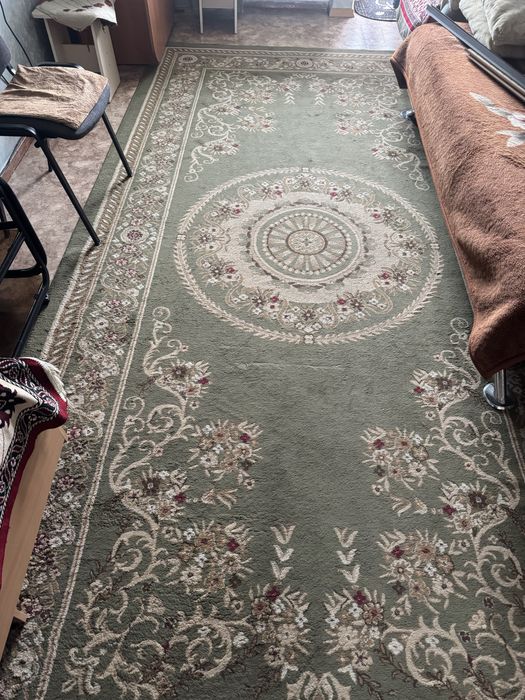 Продается ковер 2*4 метра