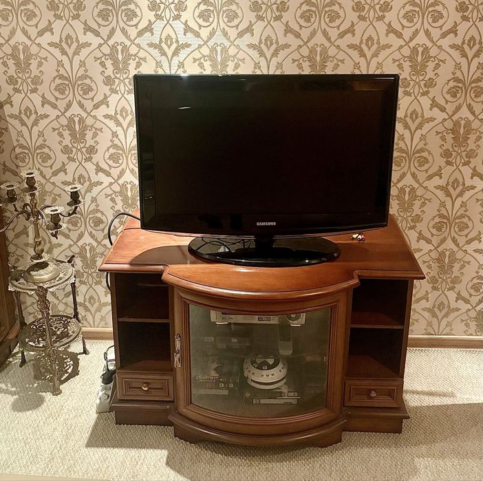 Продам телевизор жк Samsung 81 см