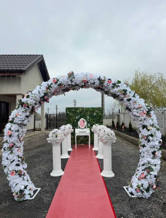 Inchiriere cort evenimente, aranjamente pentru gatitul miresei