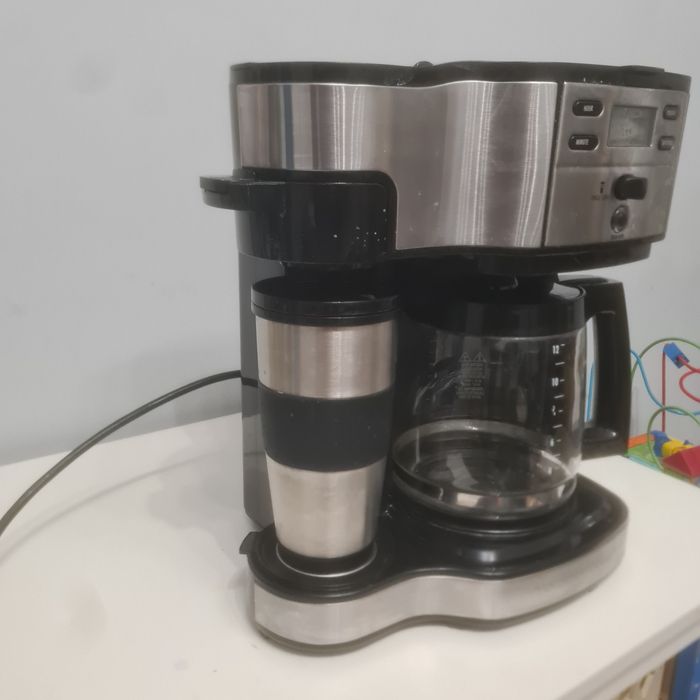 Шварц Кафе машина Hamilton Beach с двойна система за приготвяне, 1,8L