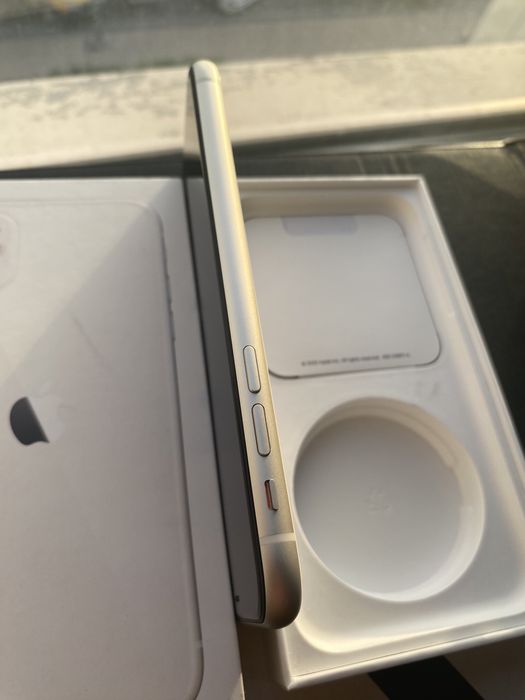 iPhone 11 4G 64gb Новый