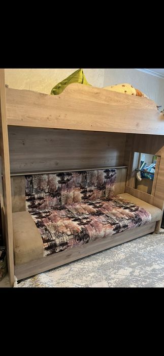 Двухяростный кровать