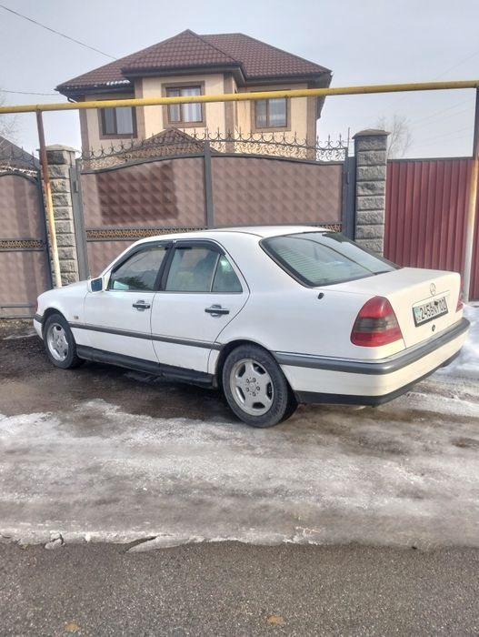 Авто машина мерс с200