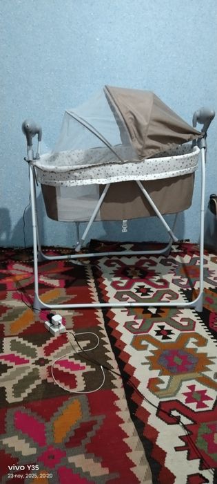 Chaqaloqlar uchun elektron belanchak sotiladi