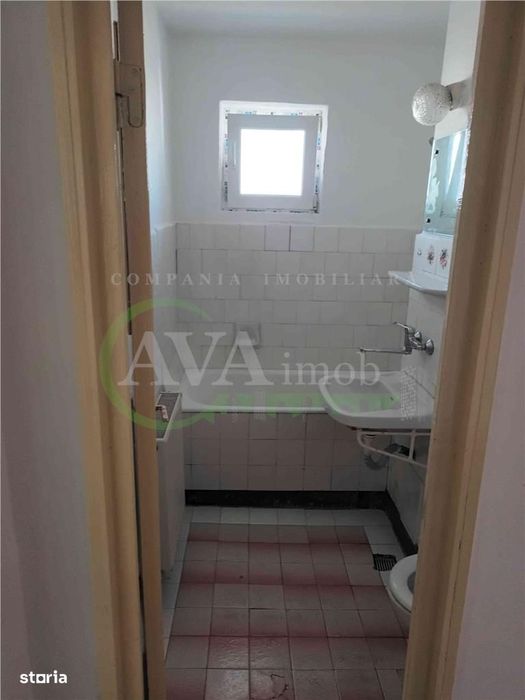 Apartament 2 camere semidecomandat zona Mioritei