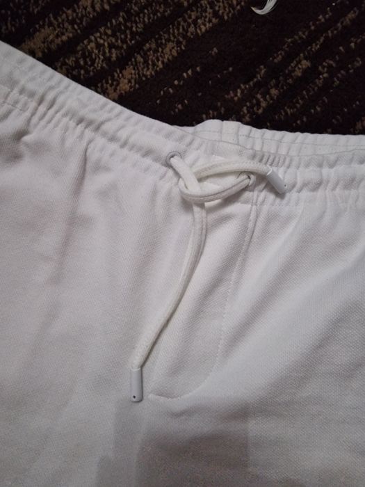 Vand pantaloni Zara albi L