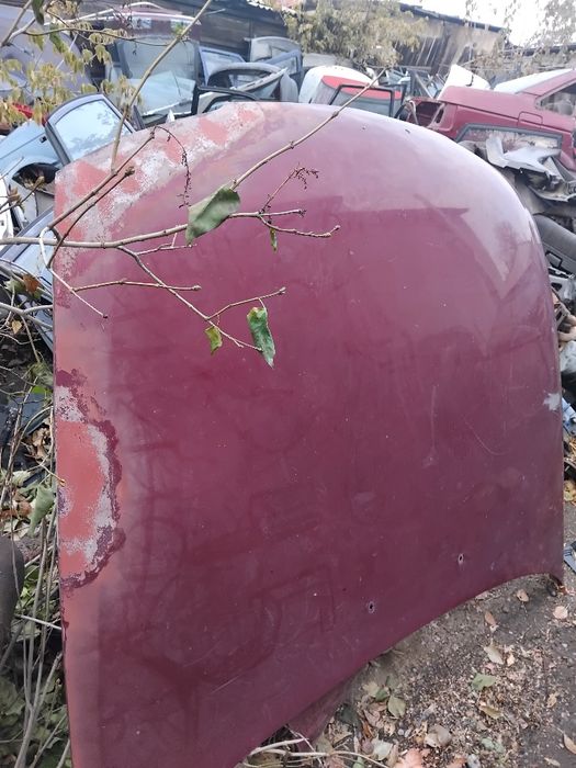 Продам капот на мазду кронос