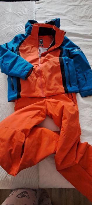 Costum de ski pentru 12 ani