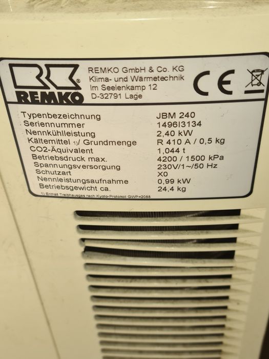 Aer condiționat Remco cu tub aerisire exterioară.