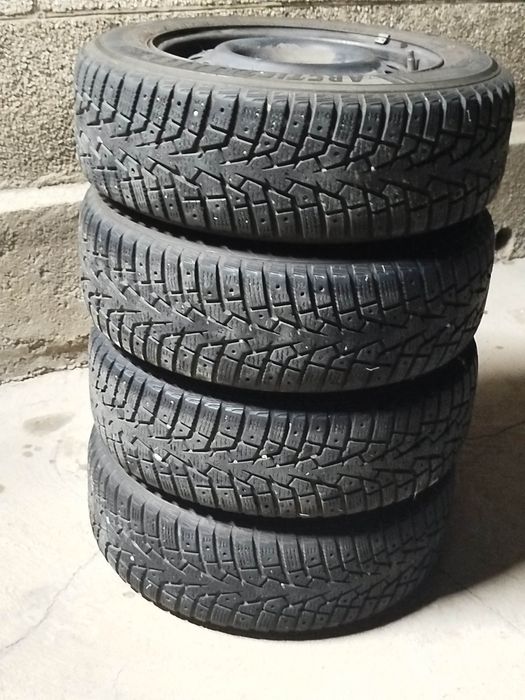 Продам шины зимние с дисками