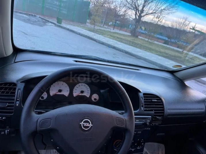 Опел зафира универсал