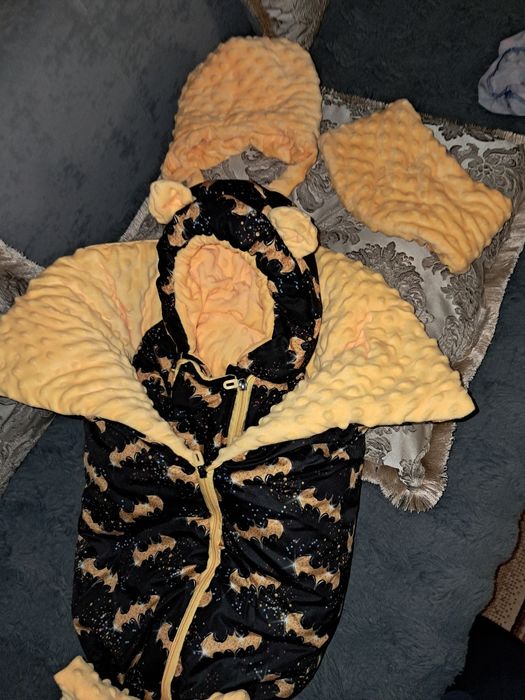 Продам куртки детские