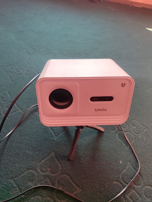 Umiio U8 pro proektor