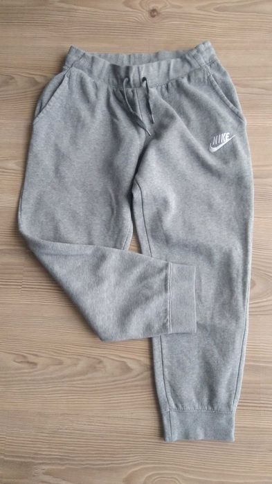 Nike  - оригинално долнище 146-156 см
