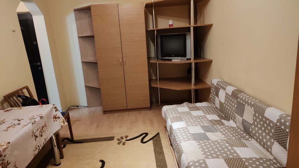 Închiriez garsoniera confort 1