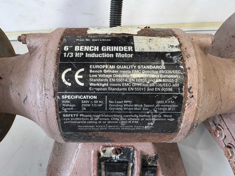Шмиргел Black and Decker 2бр. 250W
