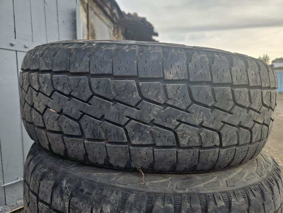 Продам резину 235/75r15