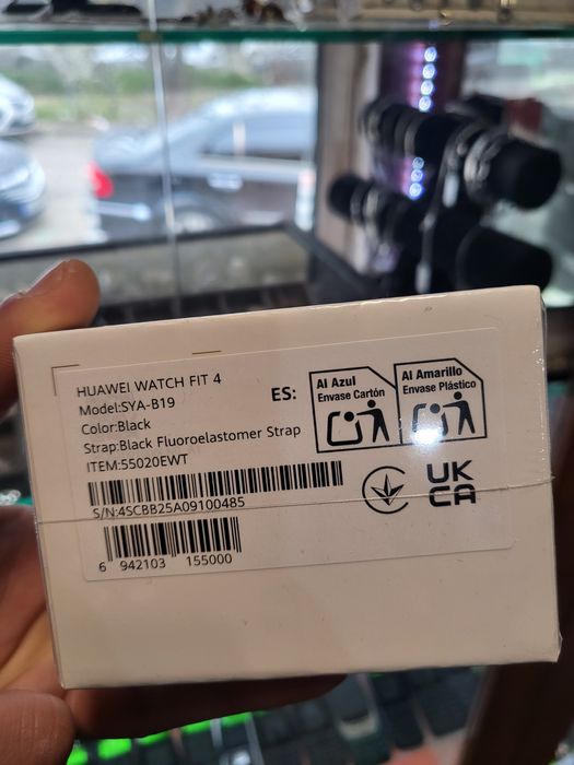 НОВ Смарт часовник Huawei Watch FIT 4