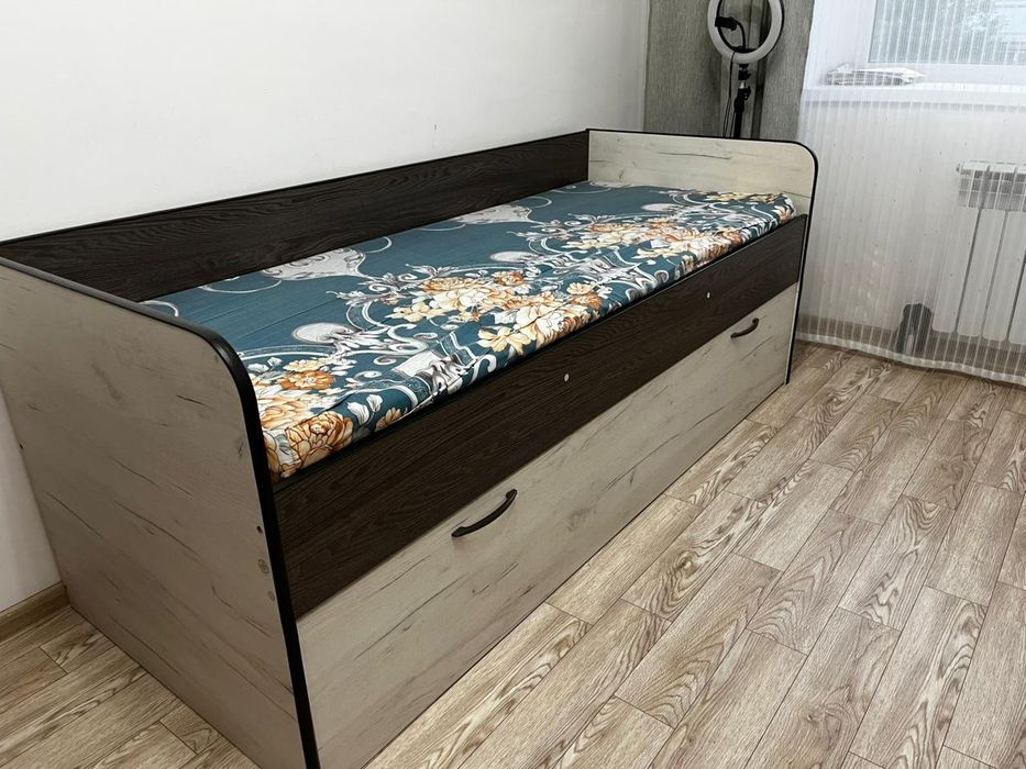 Продам Кровать и Тв Тумба