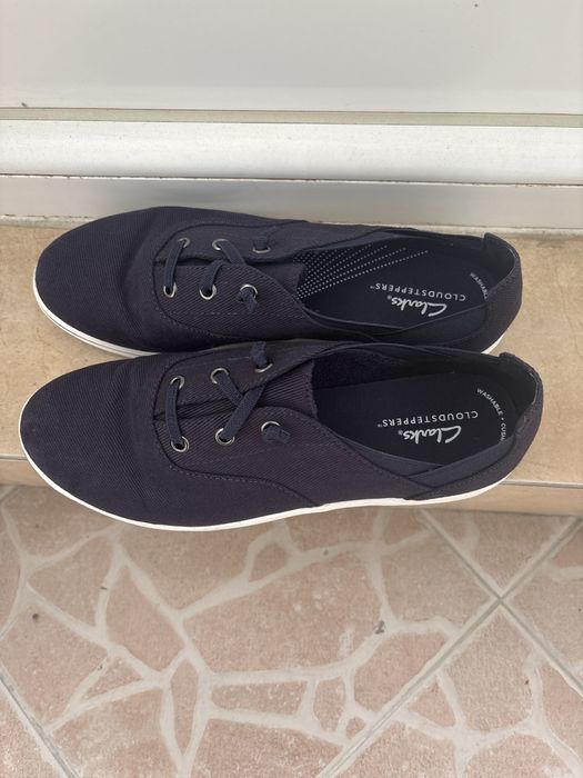 Тъмносини обувки Clarks