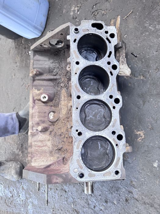 Блок двигателя 2 UZ