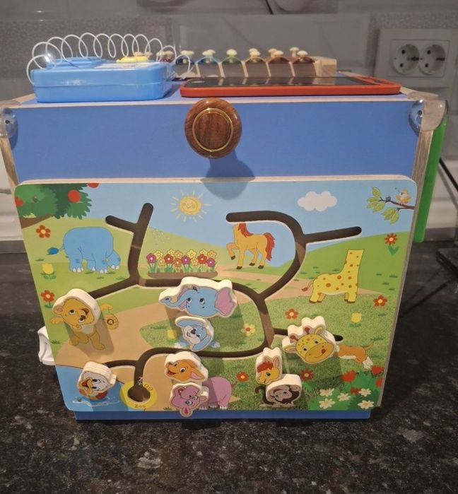 Бизиборд развивающий