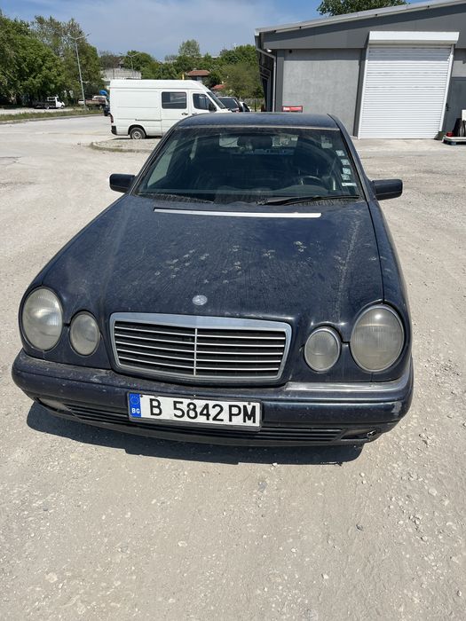 Мерцедес Е220 95к.с.