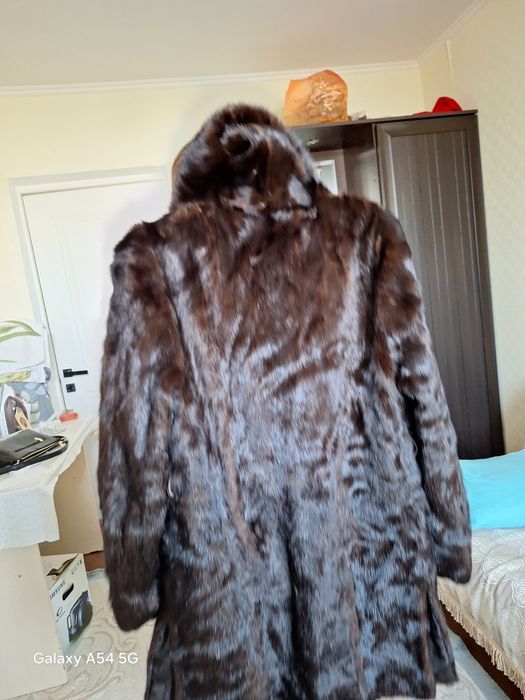 Продается шуба в хорошем состояние