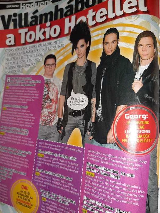 Revista Bravo cu Zac Efron pe copertă