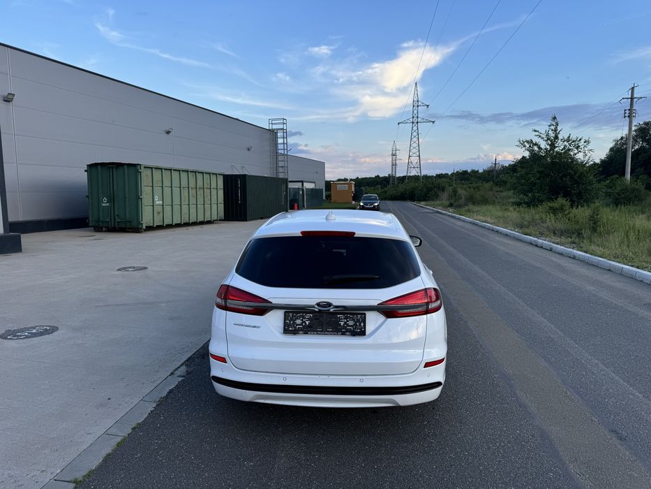 Ford Mondeo 2.0 Hybrid